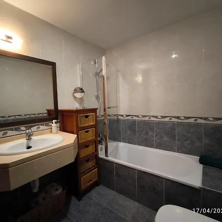 With 3 Bedrooms, 2 Bathrooms, Garage, And Wi-fi * Oviedo