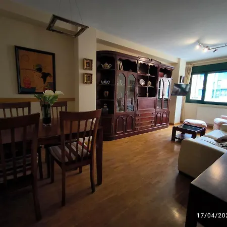 With 3 Bedrooms, 2 Bathrooms, Garage, And Wi-fi Apartman *